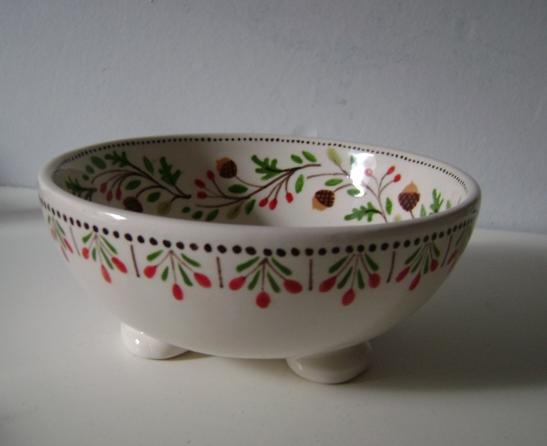 Small bowl with acorns   